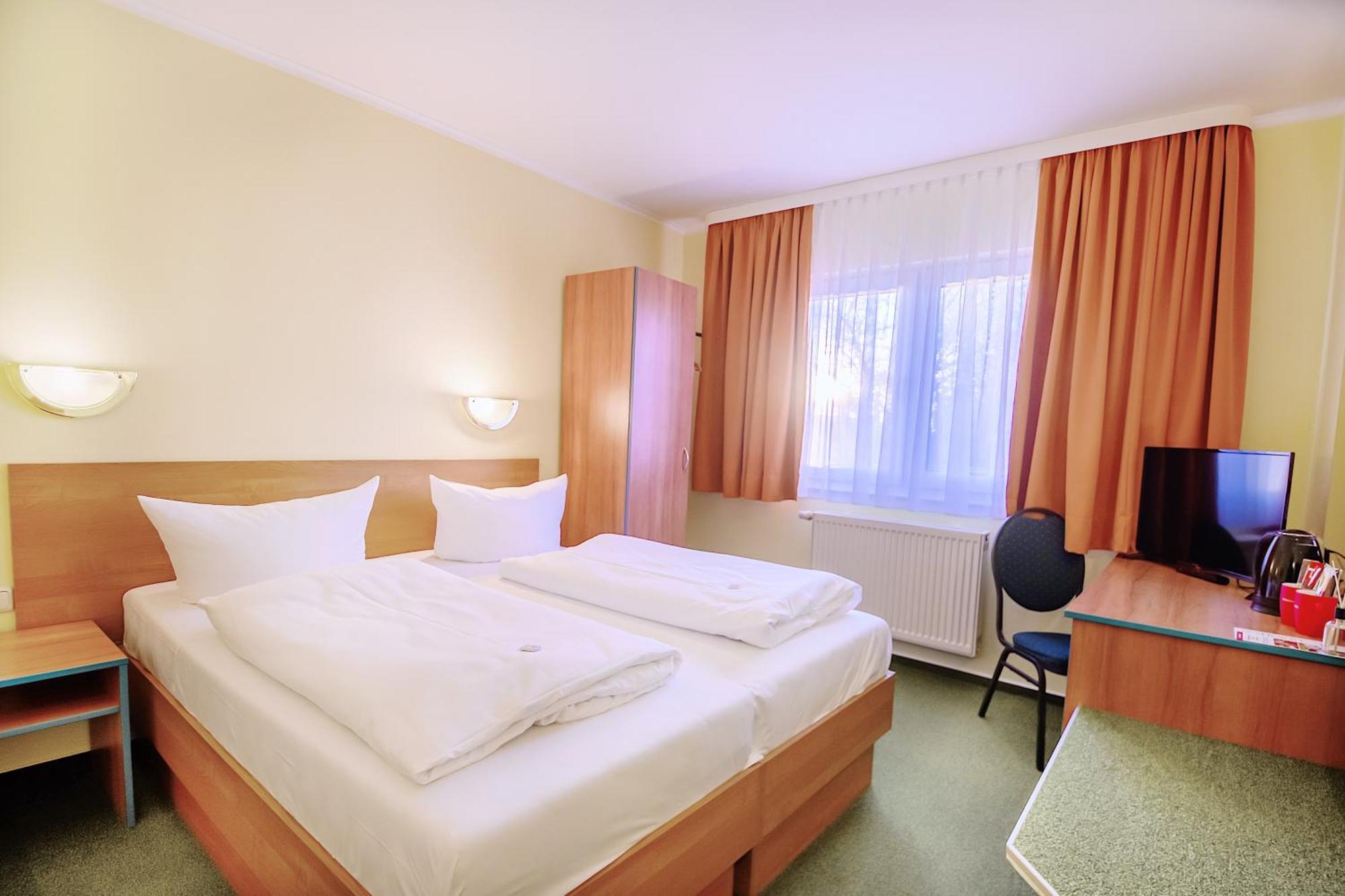 Regiohotel Halle Leipzig Airport Шкойдиц Экстерьер фото